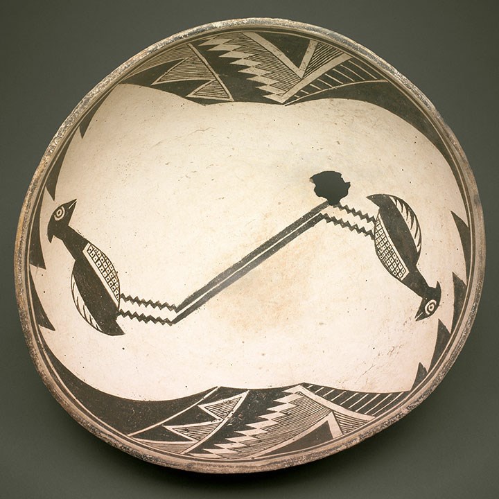 Vaisselle et motifs en mirroir, Nouveau-Mexique, 10ème siècle. Art Institute of Chicago. CC0