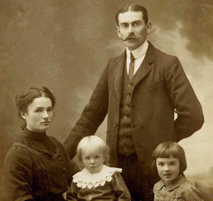Portrait de famille, 1920. CCO
