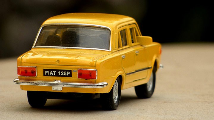 Voiture miniature Fiat 125P. CC0